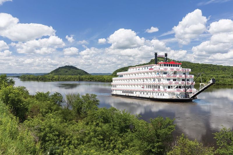 Great River Road: Mississippi River Adventure