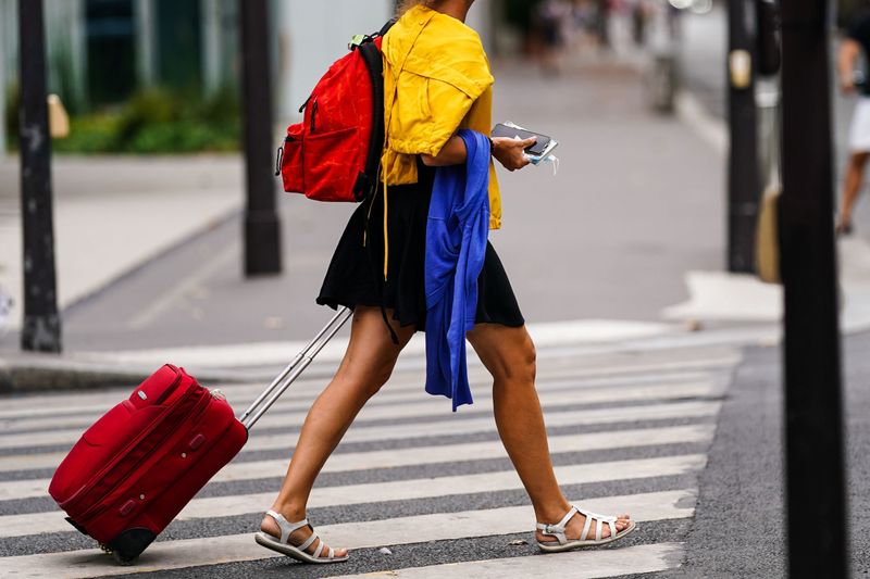 Not Wearing The Bulkiest Items While Traveling
