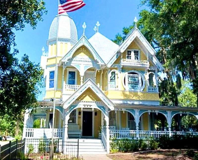 Picturesque Streets Lined With Victorian Charm