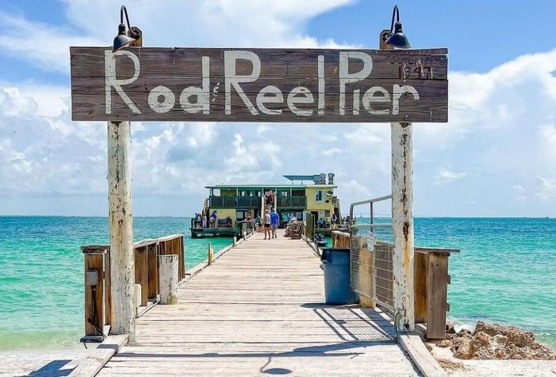 Eat Fresh At The Rod And Reel Pier