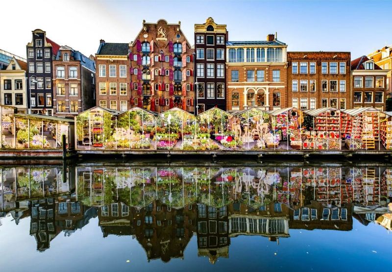 Floating Flower Market (Bloemenmarkt)