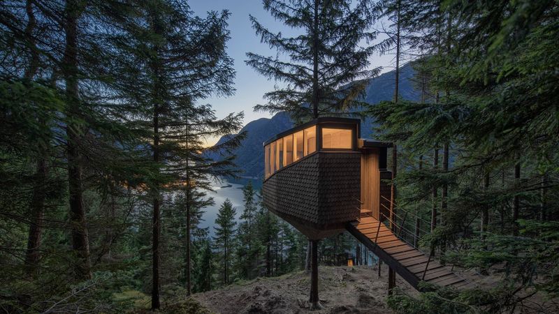 Cloud 9 Treehouse