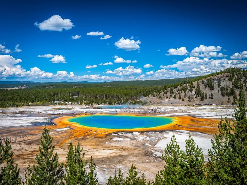 Yellowstone's Geothermal Wonders