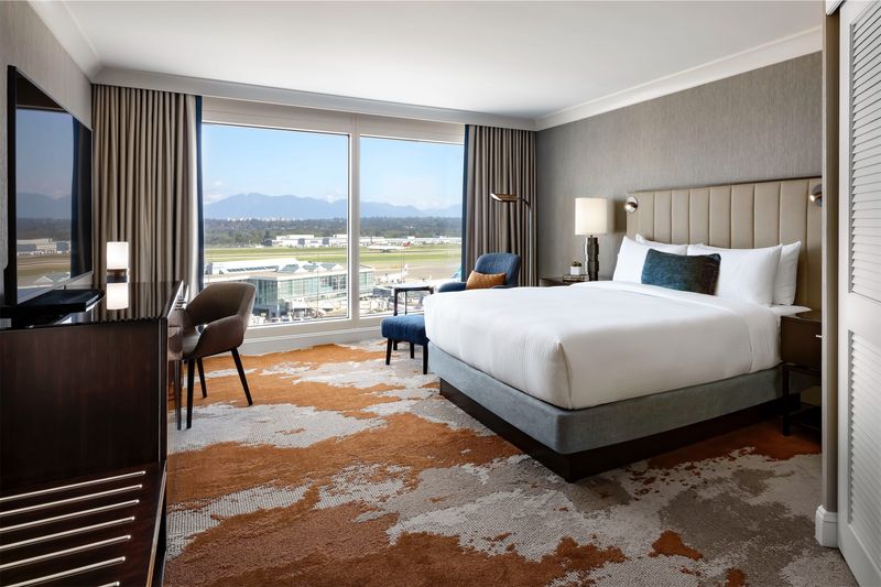 Fairmont Vancouver Airport (wow)