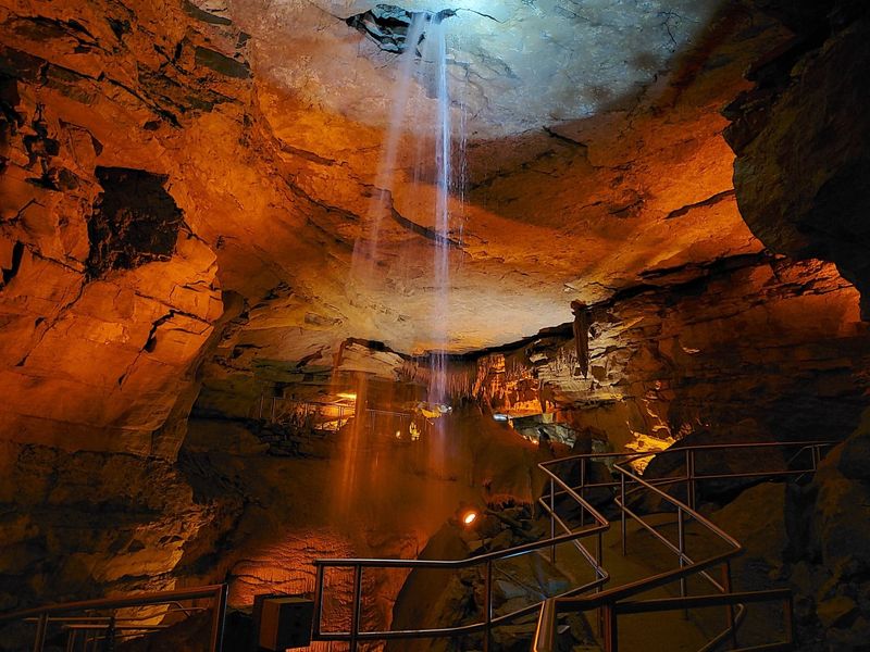 Mammoth Cave's Underground Labyrinth