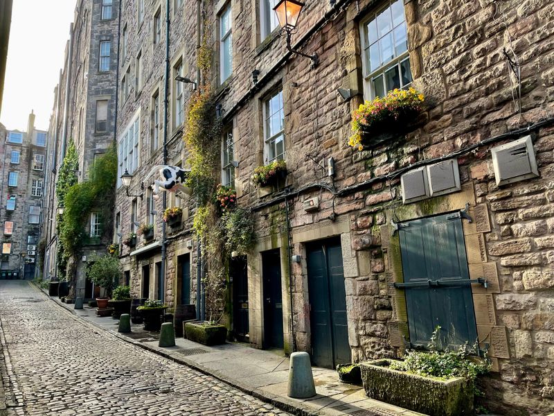 Edinburgh's Storied Stones