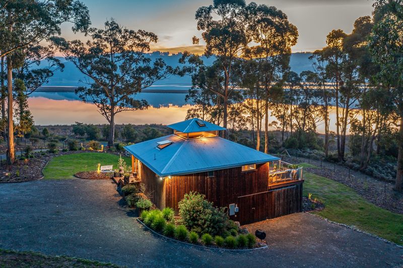 Apple Orchard Escapes In Huon Valley