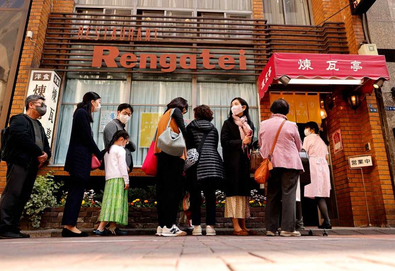 Not Reserving Restaurant Seats in Advance