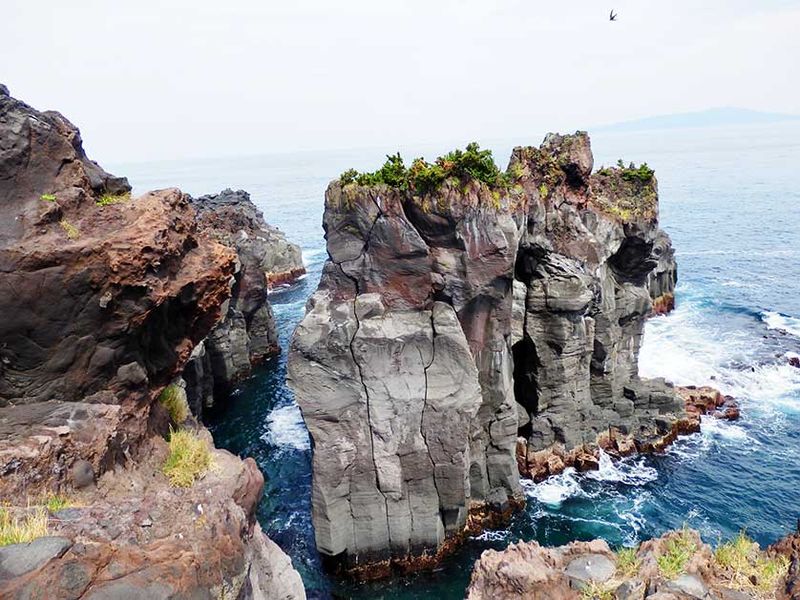 Izu Peninsula's Coastal Beauty Offers Dramatic Scenery