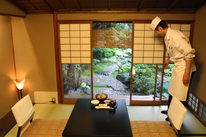 Yoshikawa Inn: Historic Ryokan Famous For Tempura