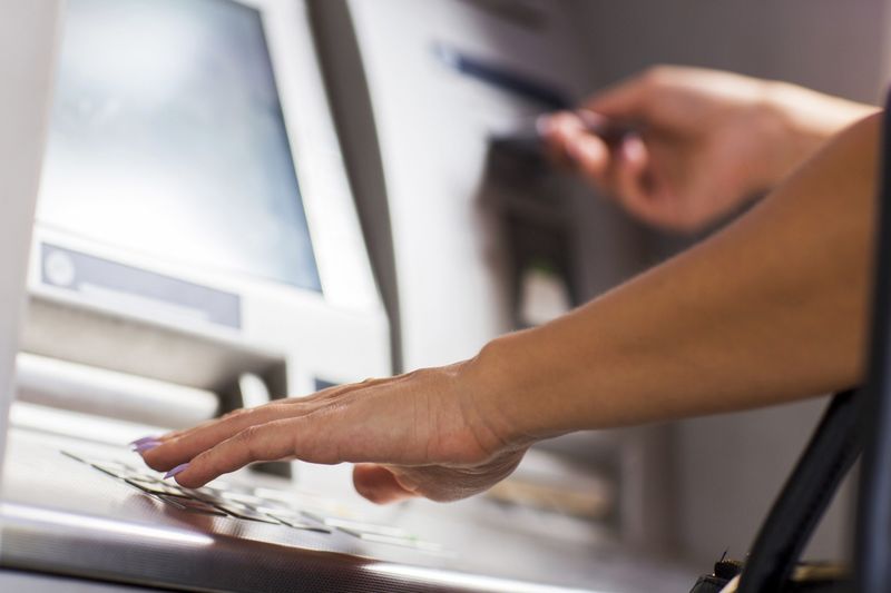 Using Hotel ATMs For Quick Cash