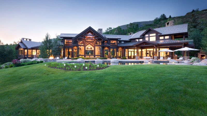 Aspen: Where Billionaires Hit the Slopes