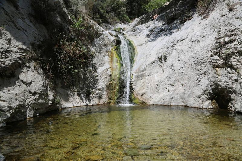 Switzer Falls via Gabrielino Trail