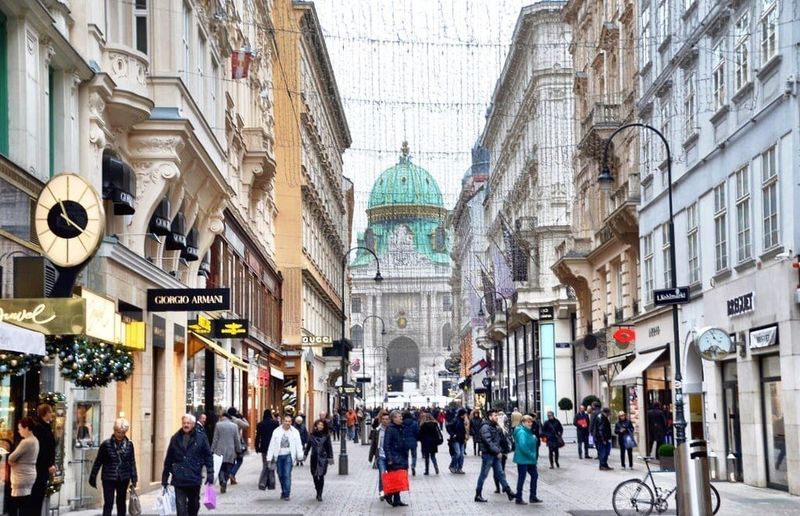 Vienna's Elegant Walking Routes