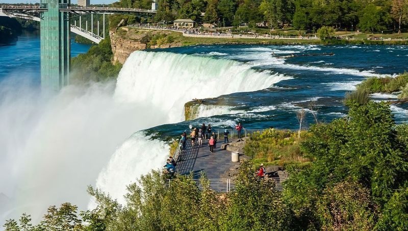 Luna Island's Intimate American Falls View