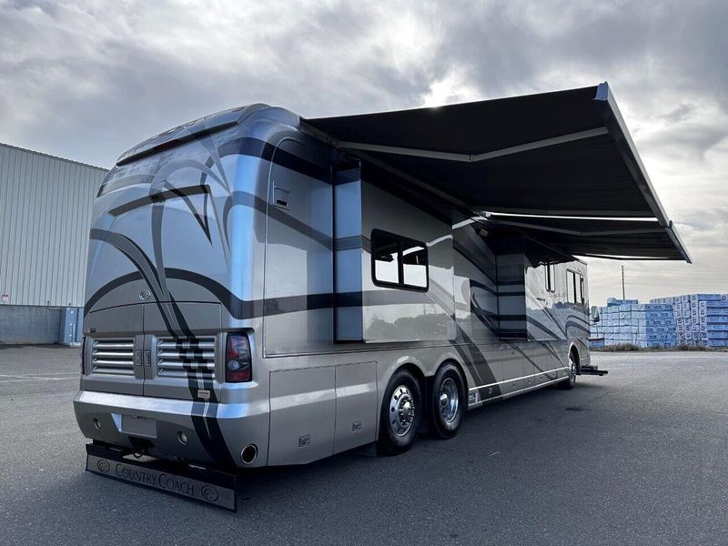 Country Coach Magna Rembrandt