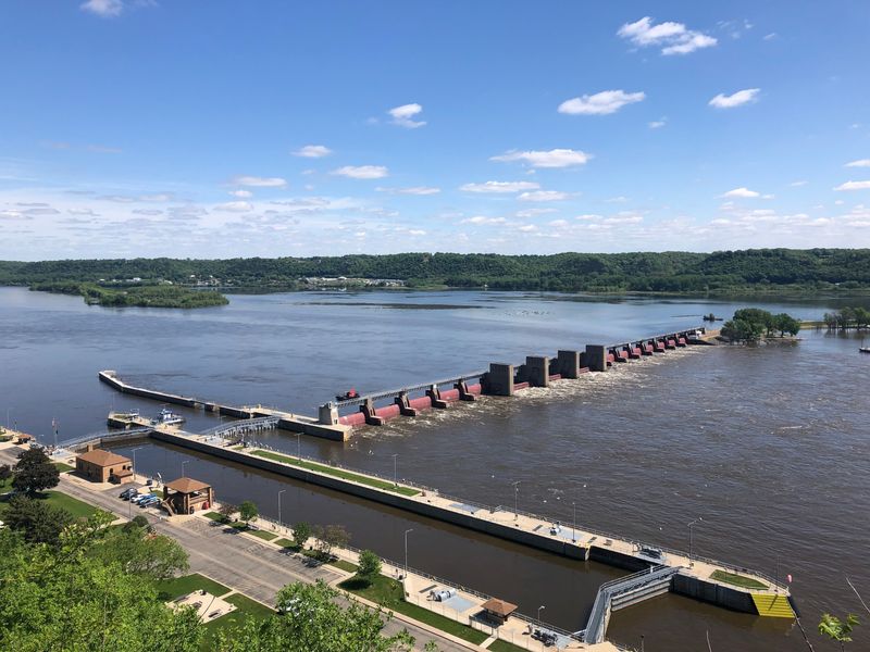 Great River Road: Mississippi River Journey