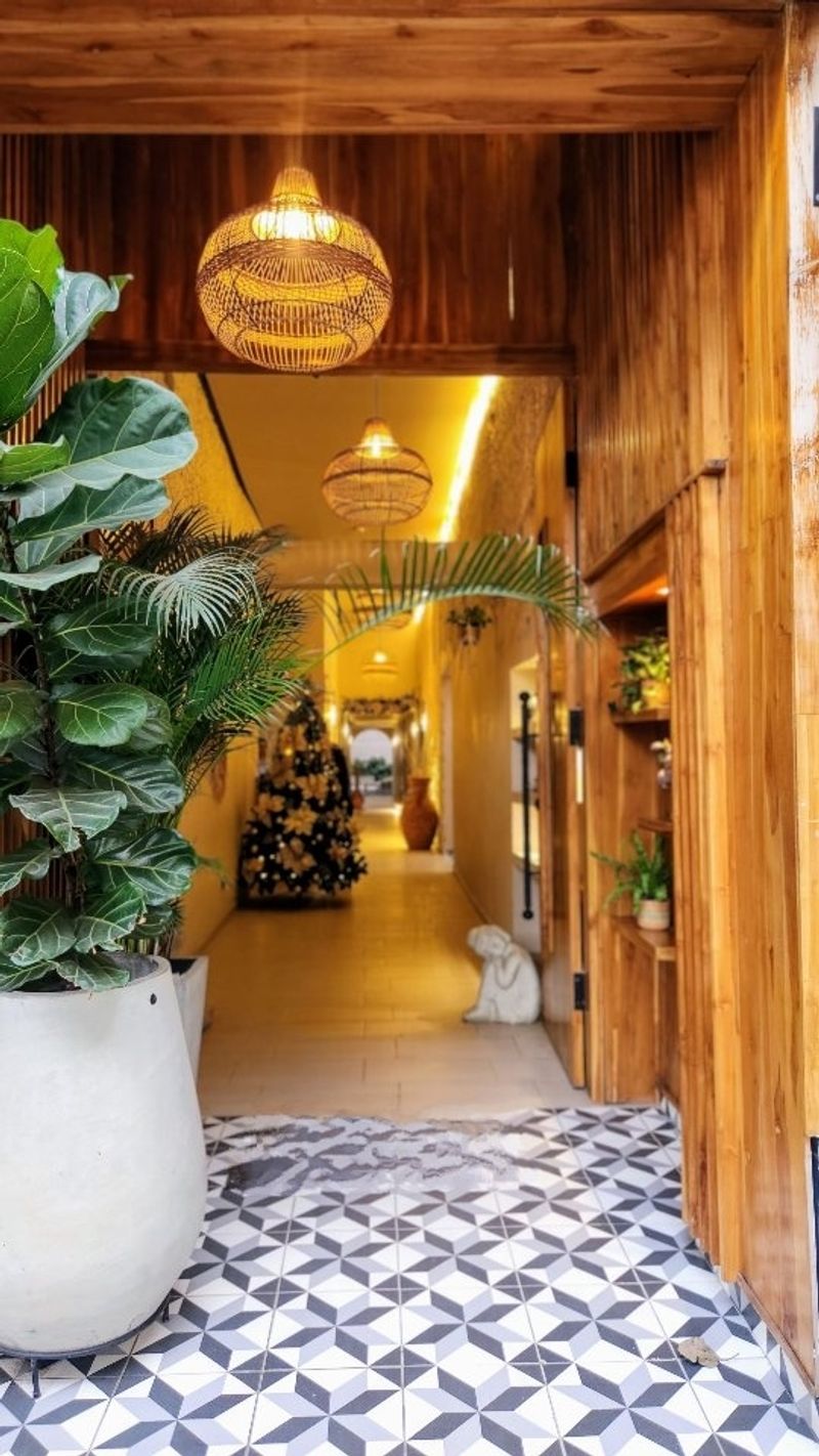 Choose Accommodations in Safe, Well-Lit Areas