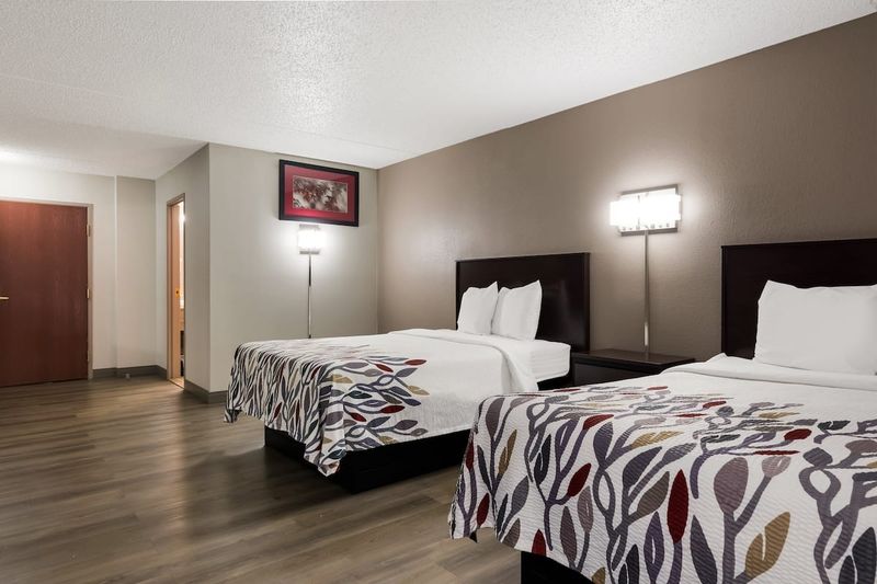 Avoid: Red Roof Inn