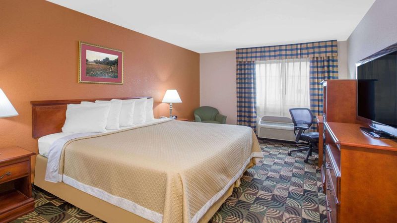 Avoid: Days Inn