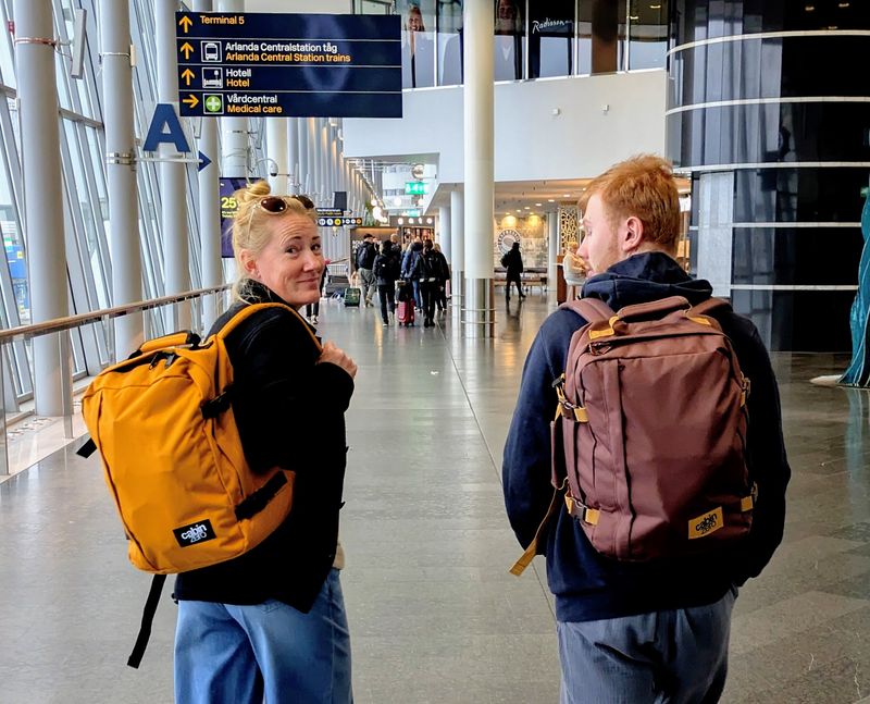Travel Light, Move Right