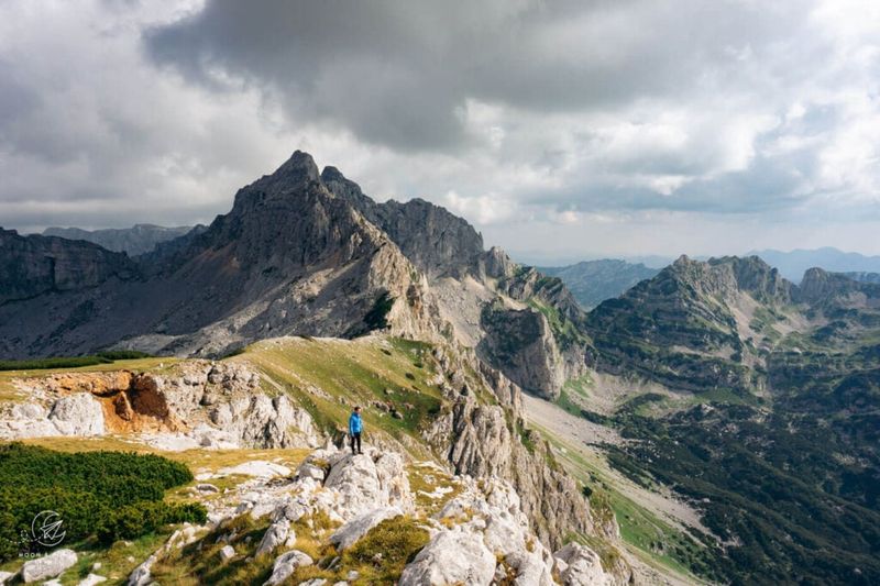 Hiking Paradise (April-June & September-October)