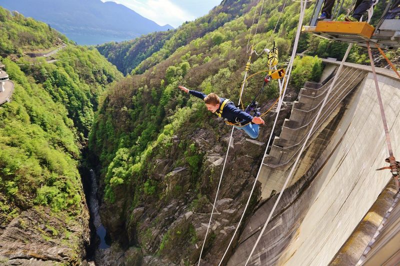 Bungee Jumping in Switzerland