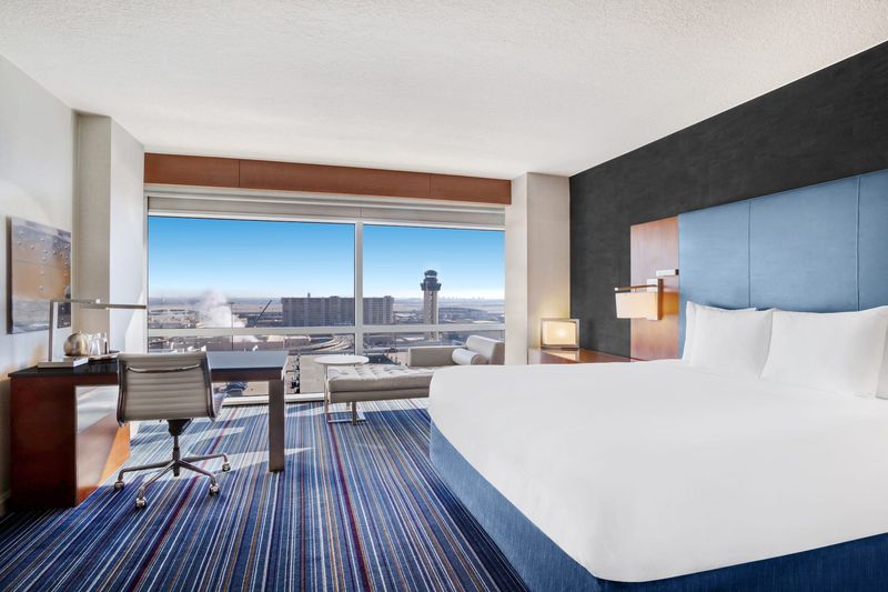 Grand Hyatt DFW, Dallas/Fort Worth (wow)