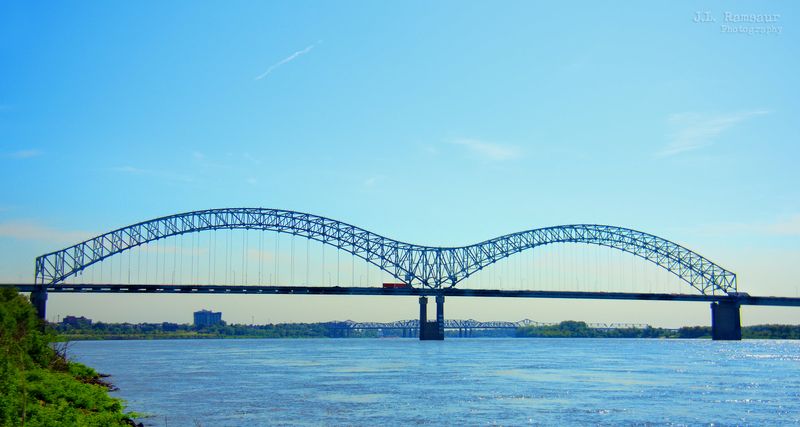 Hernando de Soto Bridge