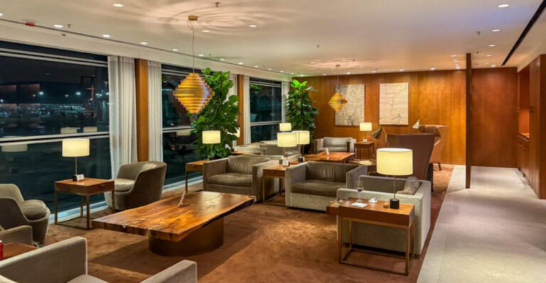 The 10 Most Unbelievable Airport Lounges In The World