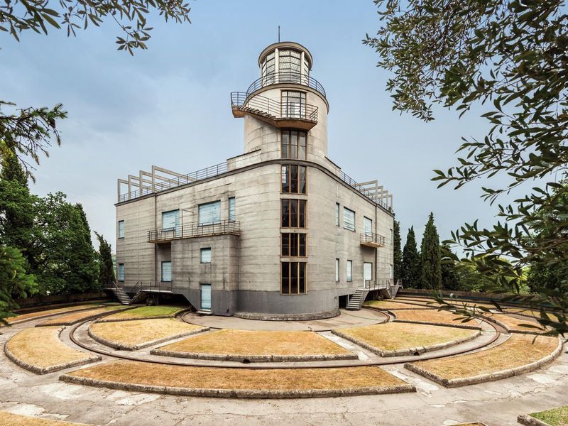 The Rotating House In Italy