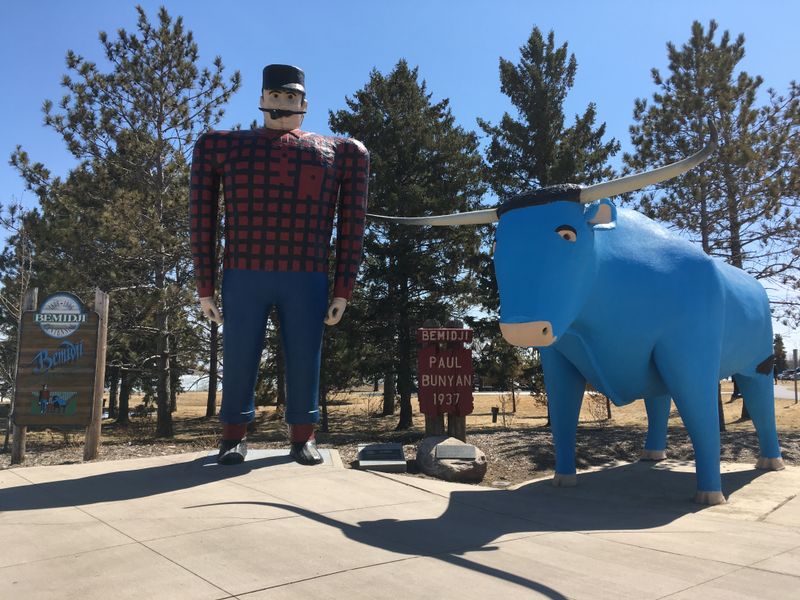 Paul Bunyan And Babe The Blue Ox