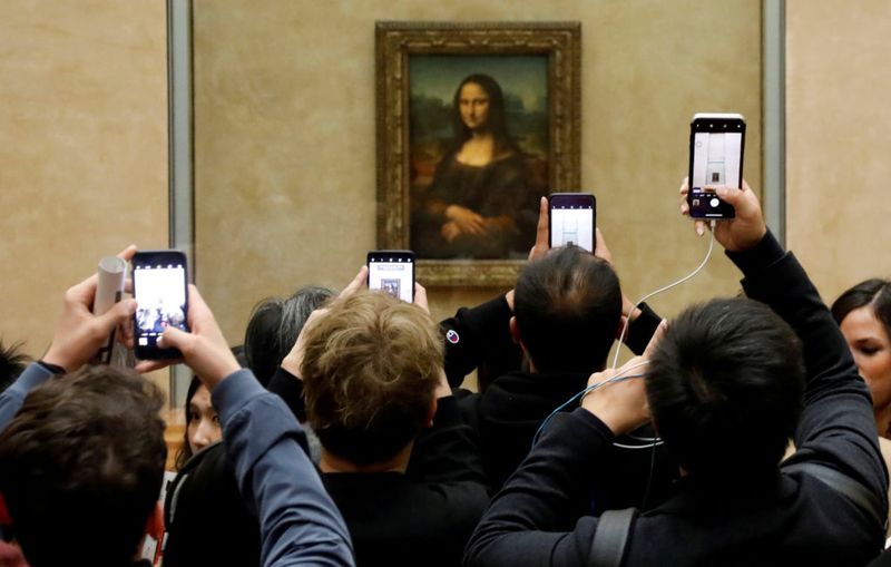 The Overwhelmed Mona Lisa Experience