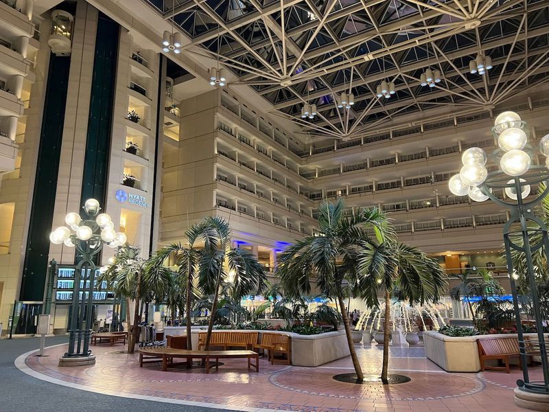 Hyatt Regency Orlando International Airport (wow)