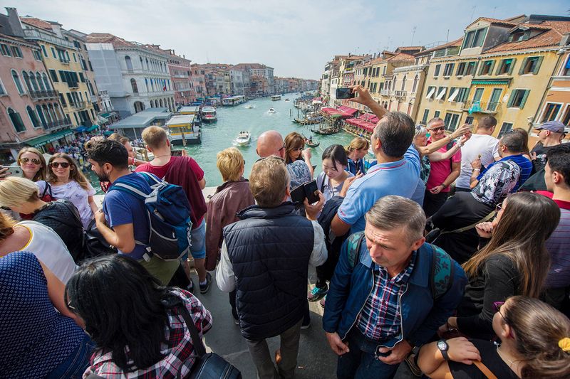 Venice's Sinking Tourist Experience