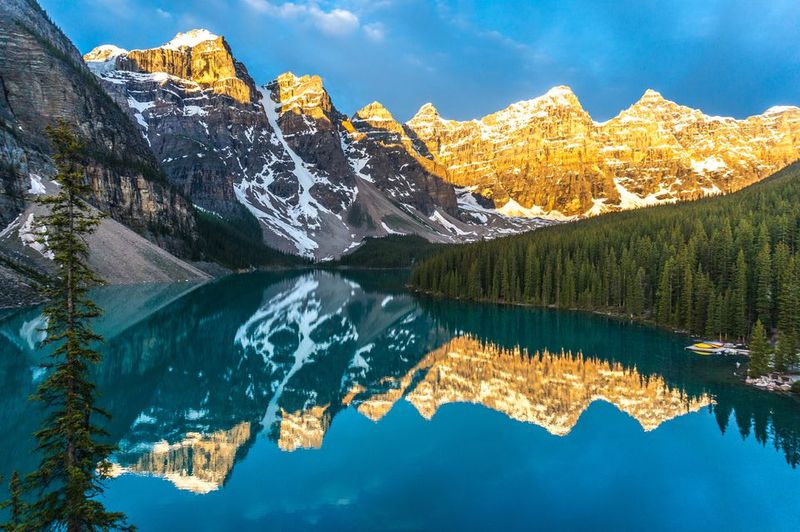 Canadian Rockies Wilderness - Mountain Majesty