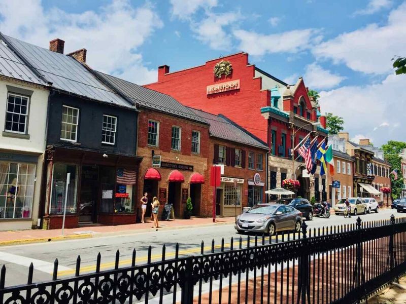 Historic Charm In Old Town Leesburg