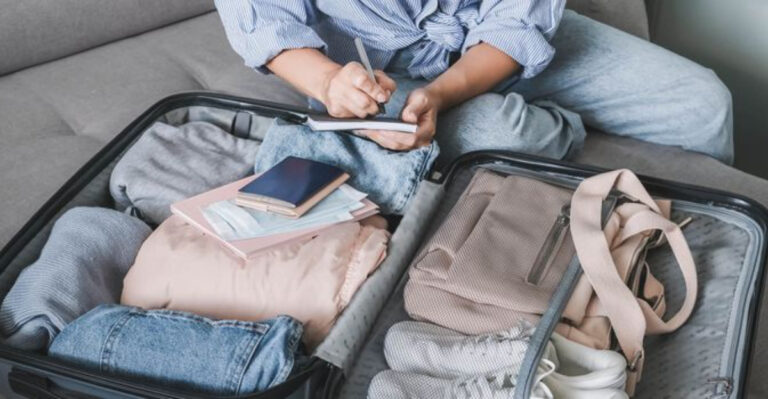 What To Do When Traveling Abroad + Mistakes You Should Avoid