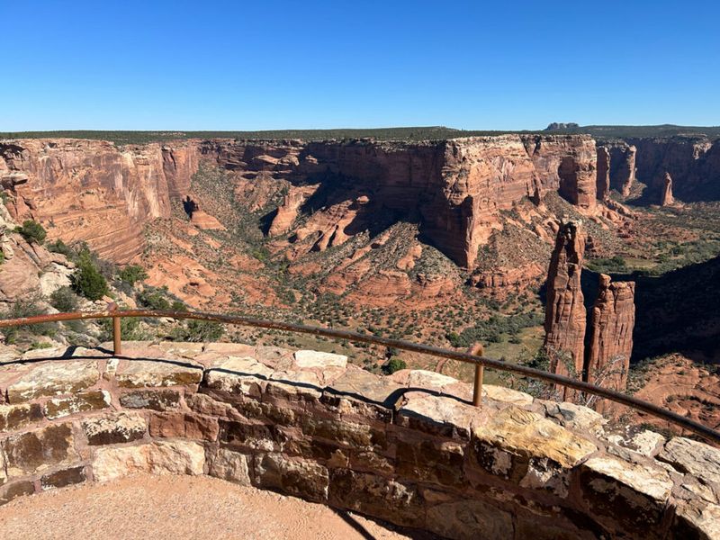 Canyon de Chelly's Ancient Cliff Dwellings